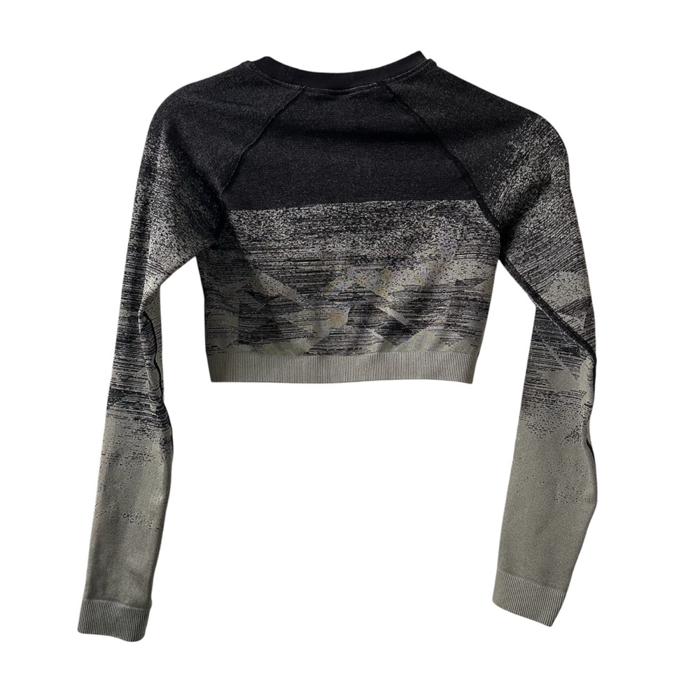 Gymshark Black and Gray Ombré Women's Long Sleeve Crop size Small - Picture 2 of 3